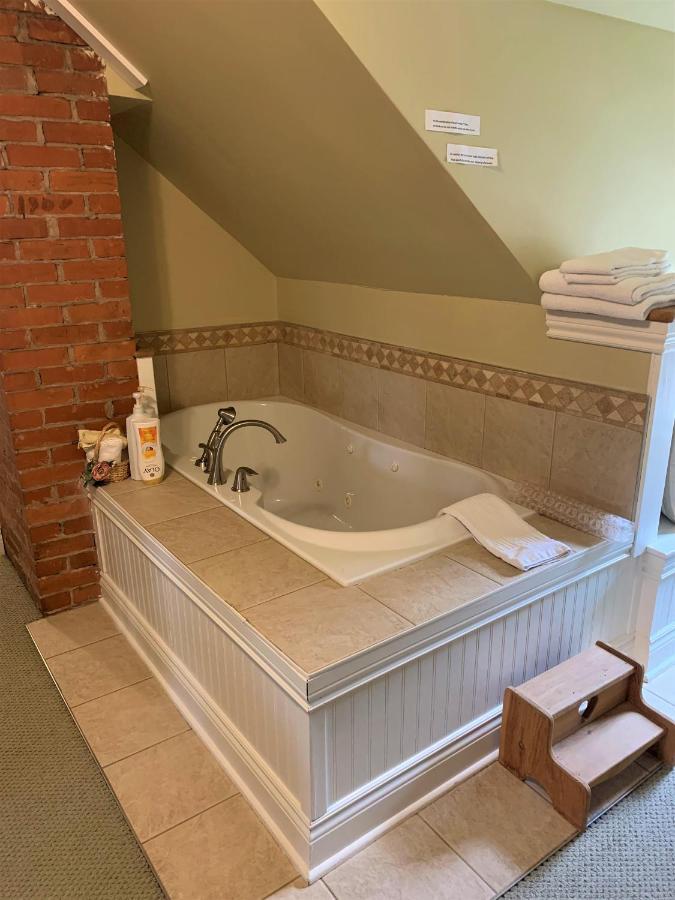 The Red Coat Bed & Breakfast Niagara-on-the-Lake Екстериор снимка
